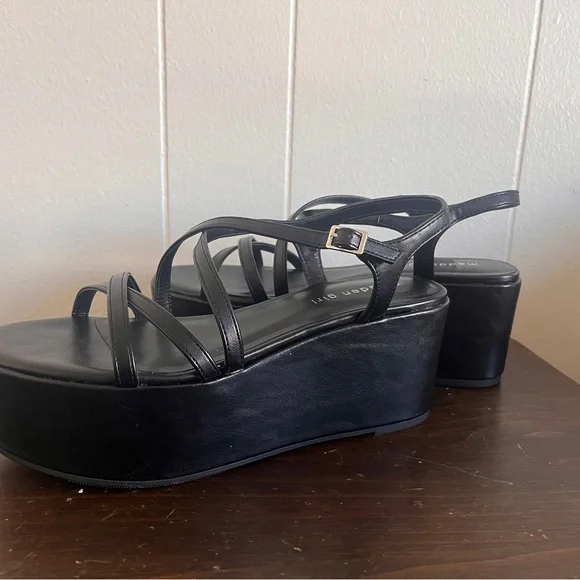 Madden Girl Black Platform Sandals - Picture 1 of 4